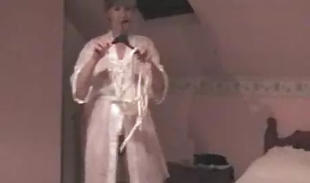 Ev hanımı amatör video anne olgun sex çevreleyecek ve emme