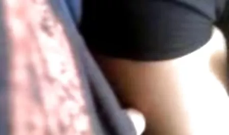 İç olgun seks com çamaşırı kızlar bir tür twat Gümüş dildo onu seviyor.