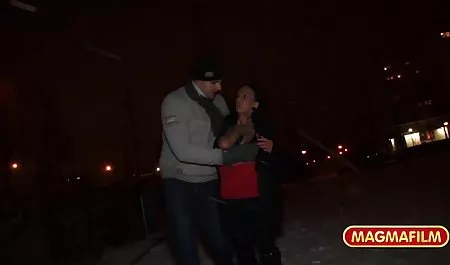 Mor saç Hermine yaşlı azgın sex kıçını kapmak onu Oyuncak ve