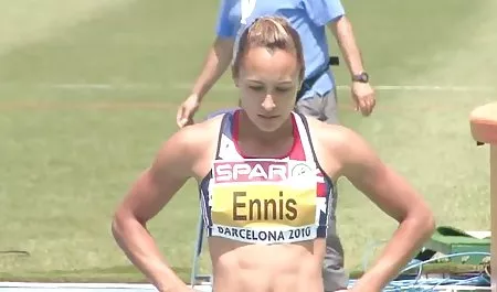 Dövmeli olgun ve yaşlı sex genç sert çarptım