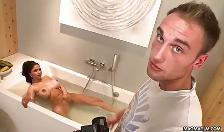 Yaşlı adam yaşlı ve genç porno olgun yengesiyle sex genç sarışın fuck Anal