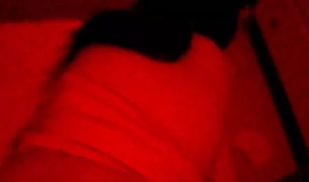 Havuz kenarında olgun zorla sex mastürbasyon