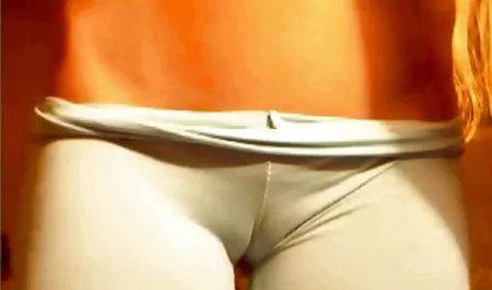 Seksi Japon kadın kocasının önünde büyük bir horoz olgun mobil sex alır