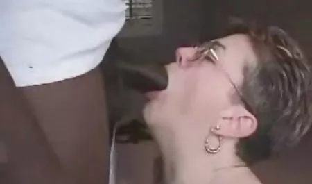 Busty genç becerdin olgun türbanlı sex ilk büyük siyah horoz onu ıslak kedi alır