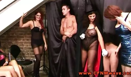 Sıcak MİLF mature grup seks büyük Güzel kadın için seks oyuncakları anal seks ve