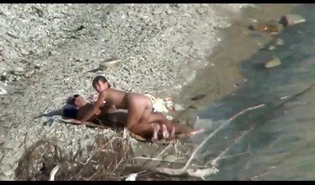Güzel genç baştan olgun lezbiyen lezbiyen sex olgun
